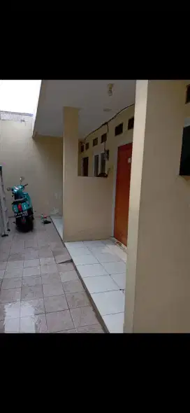 Di jual kontrkan 4 pintu perbuln 750 rb lokasi dkt rs jatisampurna