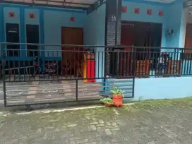 RUMAH 2 LANTAI GRAFIKA BANYUMANIK