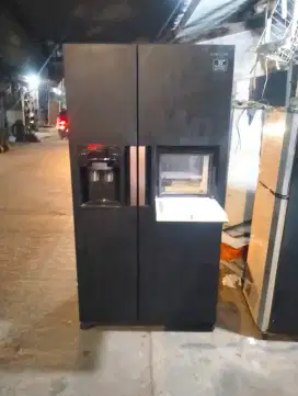 Kulkas side by side merek samsung inverter dingin normal freezer beku
