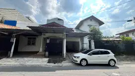 dijual rumah 2 lantai