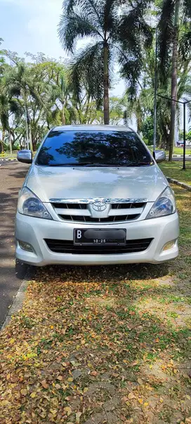 Toyota Kijang Innova 2005 Bensin