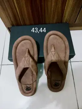 Senda pria kulit 43,44 bisa harga 250 pas lokasi cilebut bogor