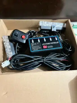 Lampu Grill Jepit Mobil 3 Mata 4 LED Srobo