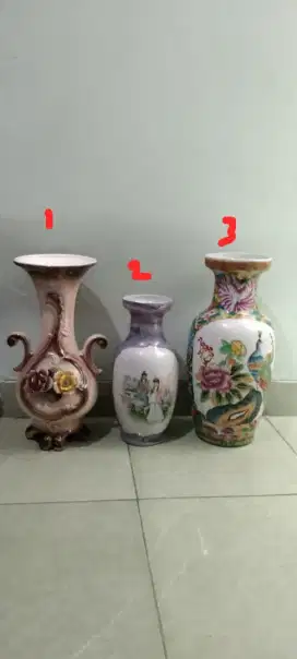 Guci Pajangan Antik