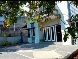 Dijual Rumah dipinggir jln Jemb.Gambang 2 Jak.Utara
