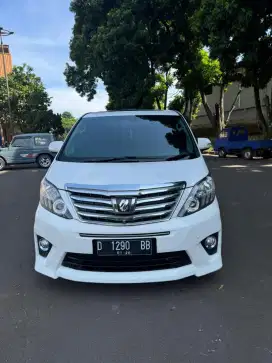 Toyota alfhard  sc 2012