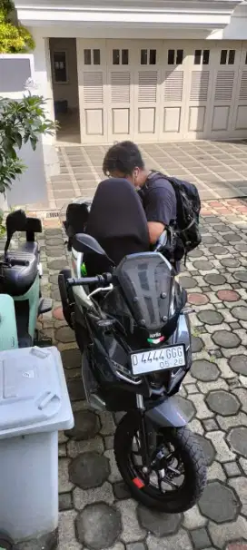 Jual santai aprilia sr gt 200 warna hitam (rare)