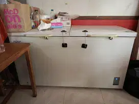Freezer AQUA besar