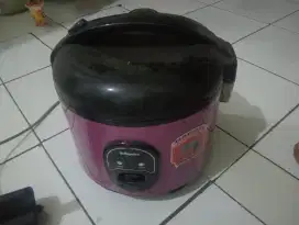 Magicom / penanak nasi miyako