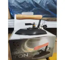 Di jual cepat strika uap kondisi baru