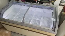 Freezer Sliding Kaca Lemari Pendingin Merk GEA Kapasitas 500 Liter