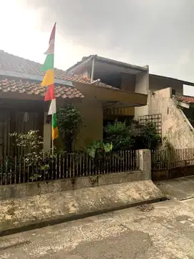 Rumah Lama Hitung Tanah Lokasi Strategis di Sayap Lodaya Buah Batu.