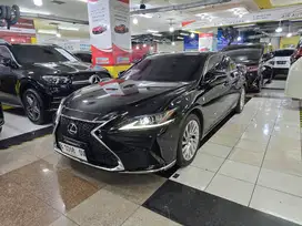 Lexus ES250 2019 Low KM Es300h Hybrid 2020 camry accord
