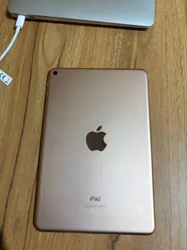 Apple iPad mini 5 64 GB emas