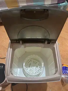 Jual mesin cuci mini sama airfyer set sama mesin cuci