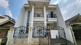 Rumah 2 Lantai Siap Huni di Tengah Kota Bekasi