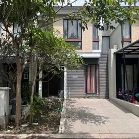 North West Lake dekat Sekolah Citra Berkat