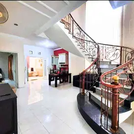 Rumah Minimalis Tenggilis Utara