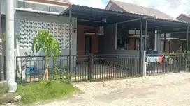 DIKONTRAKAN RUMAH+PERABOT DI DRIYOREJO