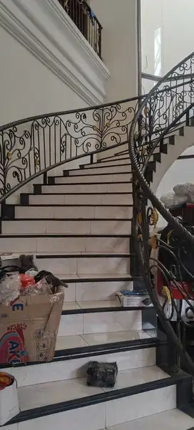 Dijual Rumah klasik Pakuwon citty