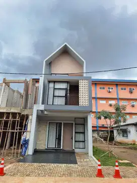 TOWNHOUSE KONSEP MODERN DI PETUKANGAN JAKSEL
