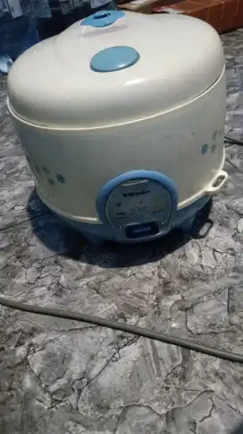 Miyako MCM-606A rice cooker/magic com 0,63L