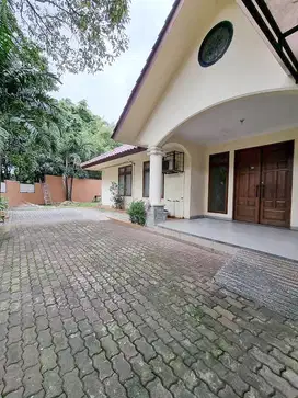 Disewakan Rumah Bisa Untuk Silent Office Di Senopati Jakarta STD402