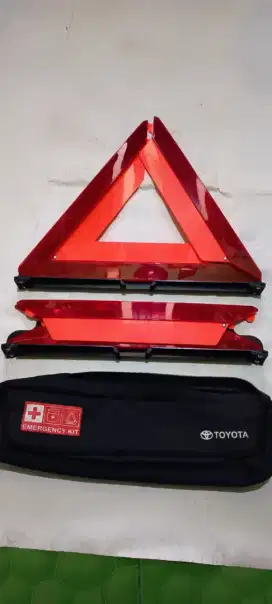 Segi Tiga Pengaman Ori Toyota