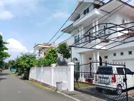 Di Jual Cepat  Rumah d  Perumahan Cibubur Jakarta Timur.