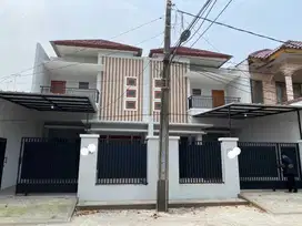 Perumahan Kranggan Permai Cibubur. 2 lantai Renovasi total Siap Huni.