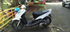 Jual motor mio 2009
