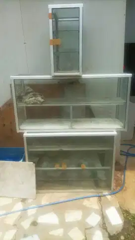 Jual Murah, 3 Unit ETALASE, Kondisi Bekas Warung Nasi Rames