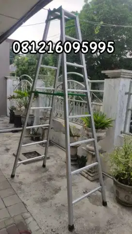 Tangga almini untuk betulin genteng