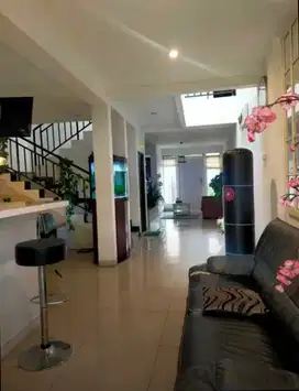 Rumah Lux Cikutra Baru, Suci
