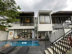 Dijual Rumah Mewah di Komplek Suralaya Residence Jakarta Selatan