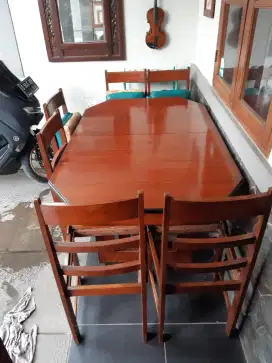 Meja makan jati tua