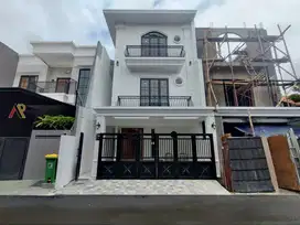 Rumah Siap Huni Dalam Komplek Besar Fasilitas Lengkap Cinere Depok