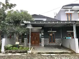 DISEWAKAN rumah dengan design minimalis di dalam cluster
