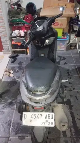 Yamaha Lexi Warna Abu Tahun 2018