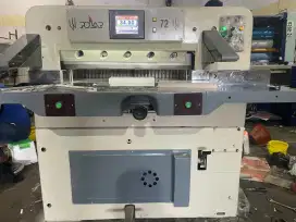 Mesin potong polar 72