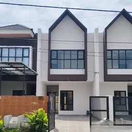 Dijual Rumah Baru Gres 1 Unit Dekat Kampus Ubaya Tenggilis Surabaya