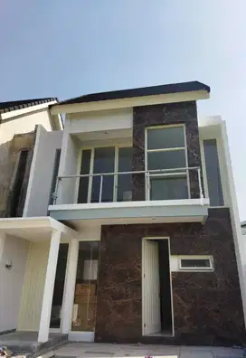 Rumah dijual Siap huni dengan Kolam Renang di Sidoarjo