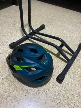 Helm Polygon dan standing bike mulusss