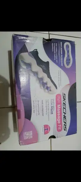 Dijual Sepatu Skechers warna Pink size 36  Original