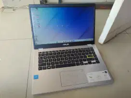 Asus kekinian intel n4020 ram 4gb ssd 128gb batre5jam sehat nominus