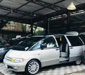Toyota lucida 2000