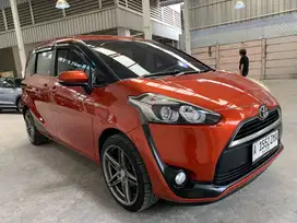 Toyota Sienta V AT 2017 Orange PREMIUM A1552ZMA
