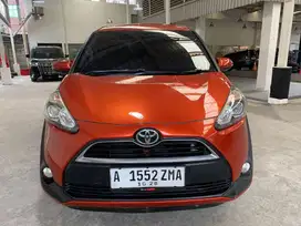 Toyota Sienta V AT 2017 Orange PREMIUM A1552ZMA