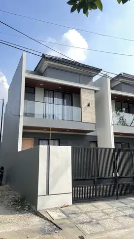 Rumah 2 Lantai Selangkah Ke Jakarta Selatan