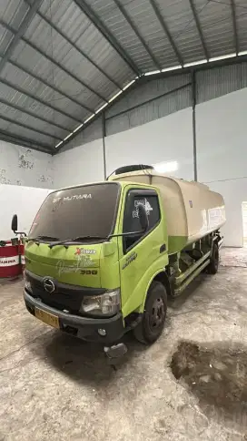 Hino truk tangky